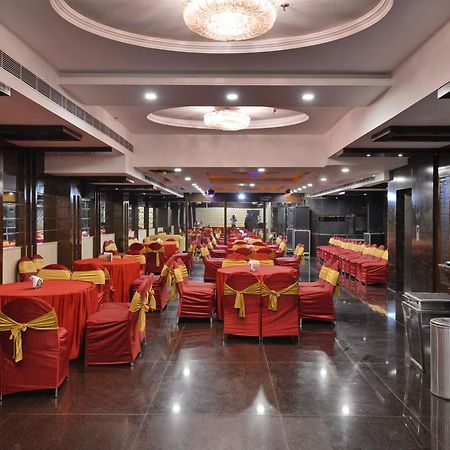 Hotel Palmdale Zirakpur Ngoại thất bức ảnh