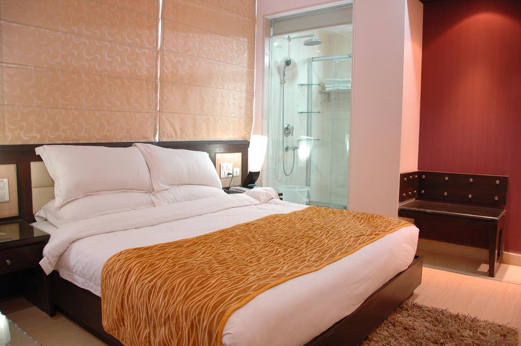 Hotel Palmdale Zirakpur Ngoại thất bức ảnh