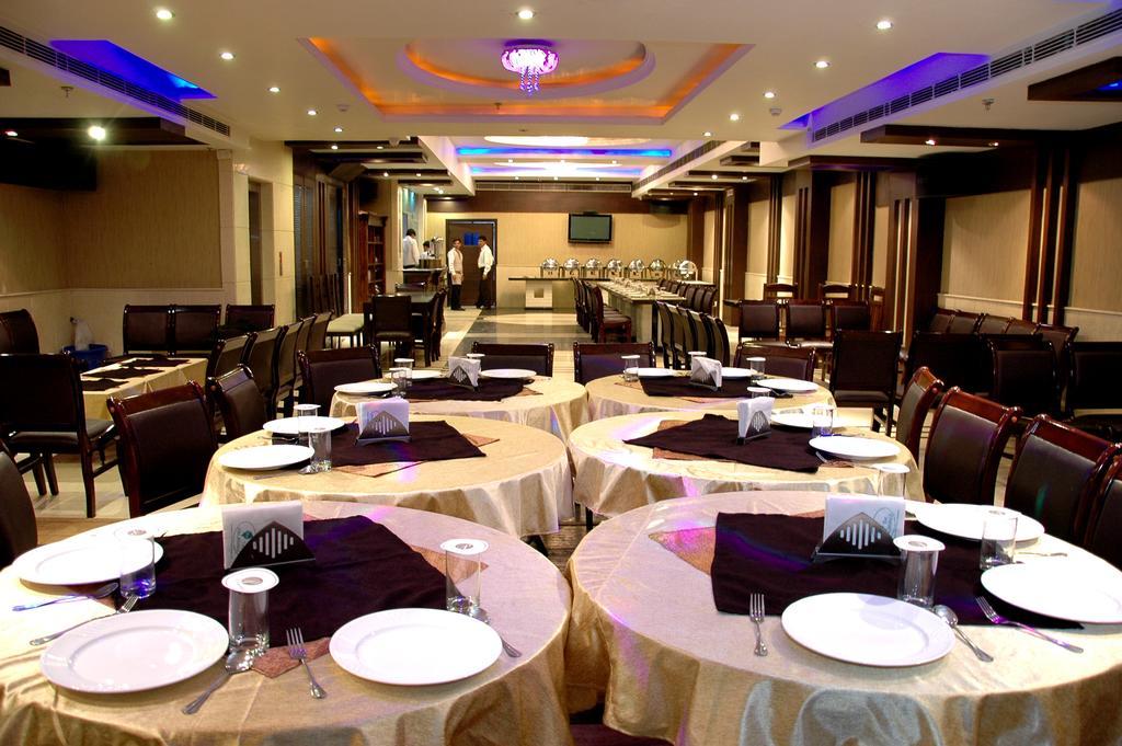 Hotel Palmdale Zirakpur Ngoại thất bức ảnh