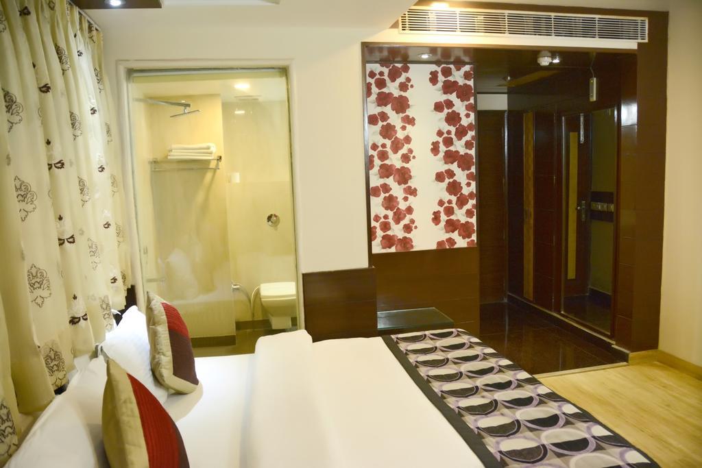 Hotel Palmdale Zirakpur Phòng bức ảnh