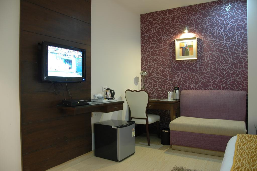 Hotel Palmdale Zirakpur Phòng bức ảnh