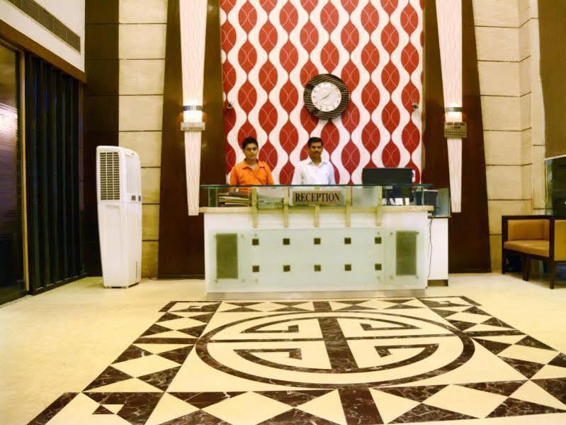 Hotel Palmdale Zirakpur Ngoại thất bức ảnh