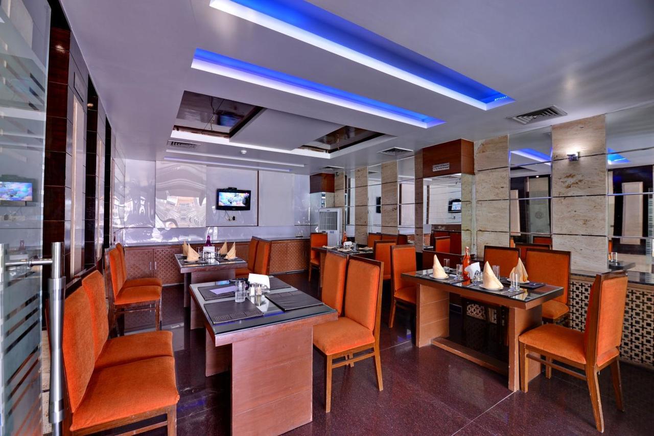 Hotel Palmdale Zirakpur Ngoại thất bức ảnh
