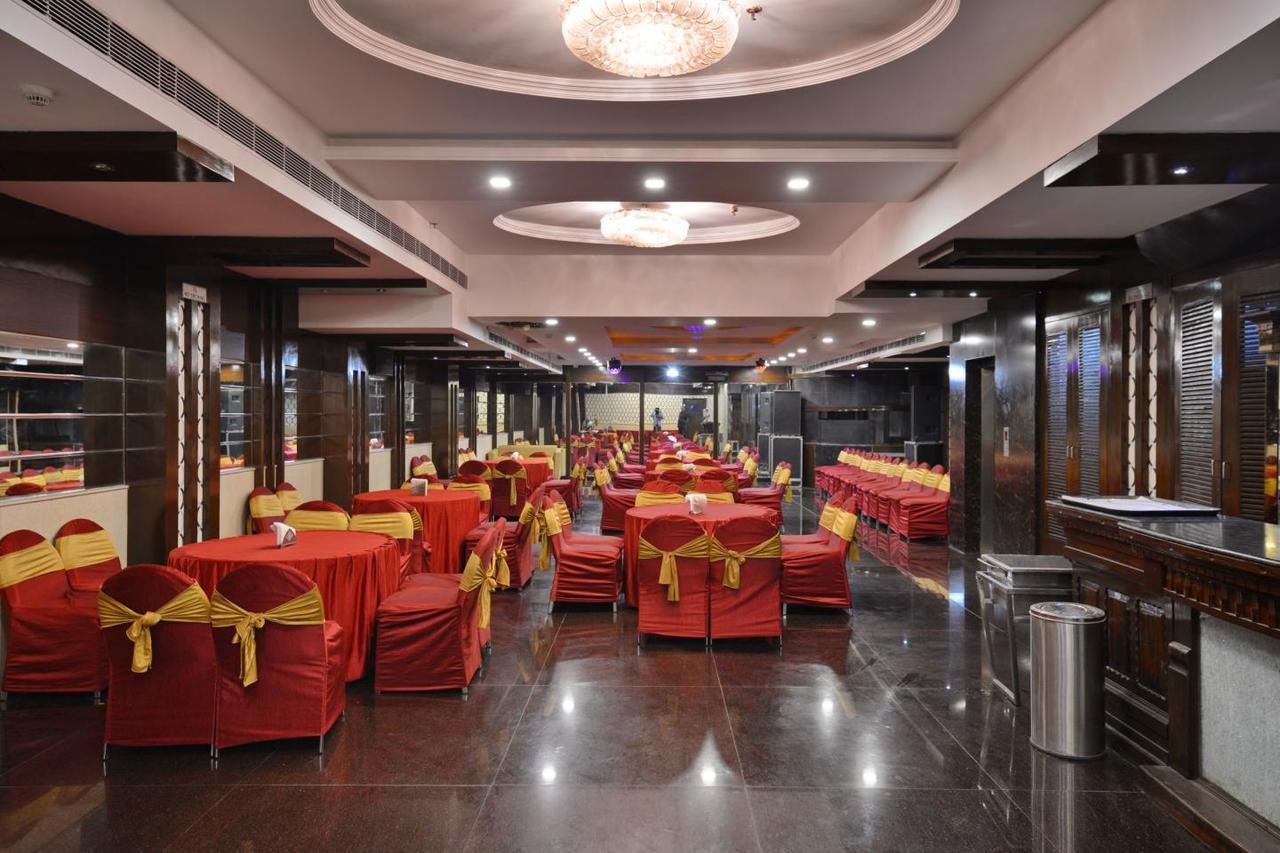 Hotel Palmdale Zirakpur Ngoại thất bức ảnh